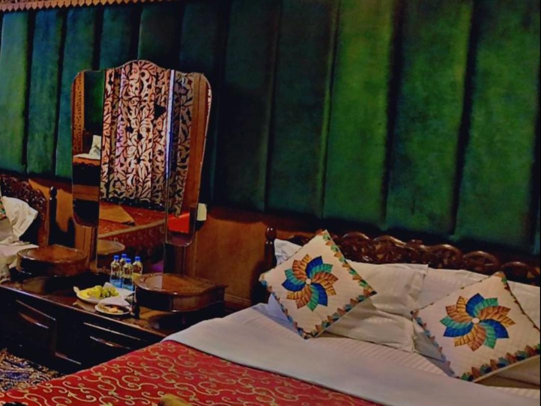 New Lakes Crown Group Of Houseboats Srīnagar Chambre photo