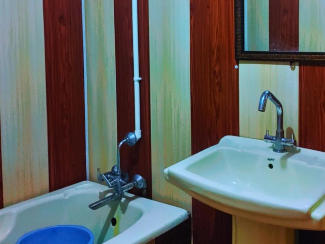 New Lakes Crown Group Of Houseboats Srīnagar Chambre photo